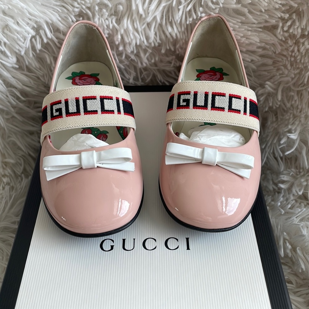 Gucci flats size 24 (toddler size 8)